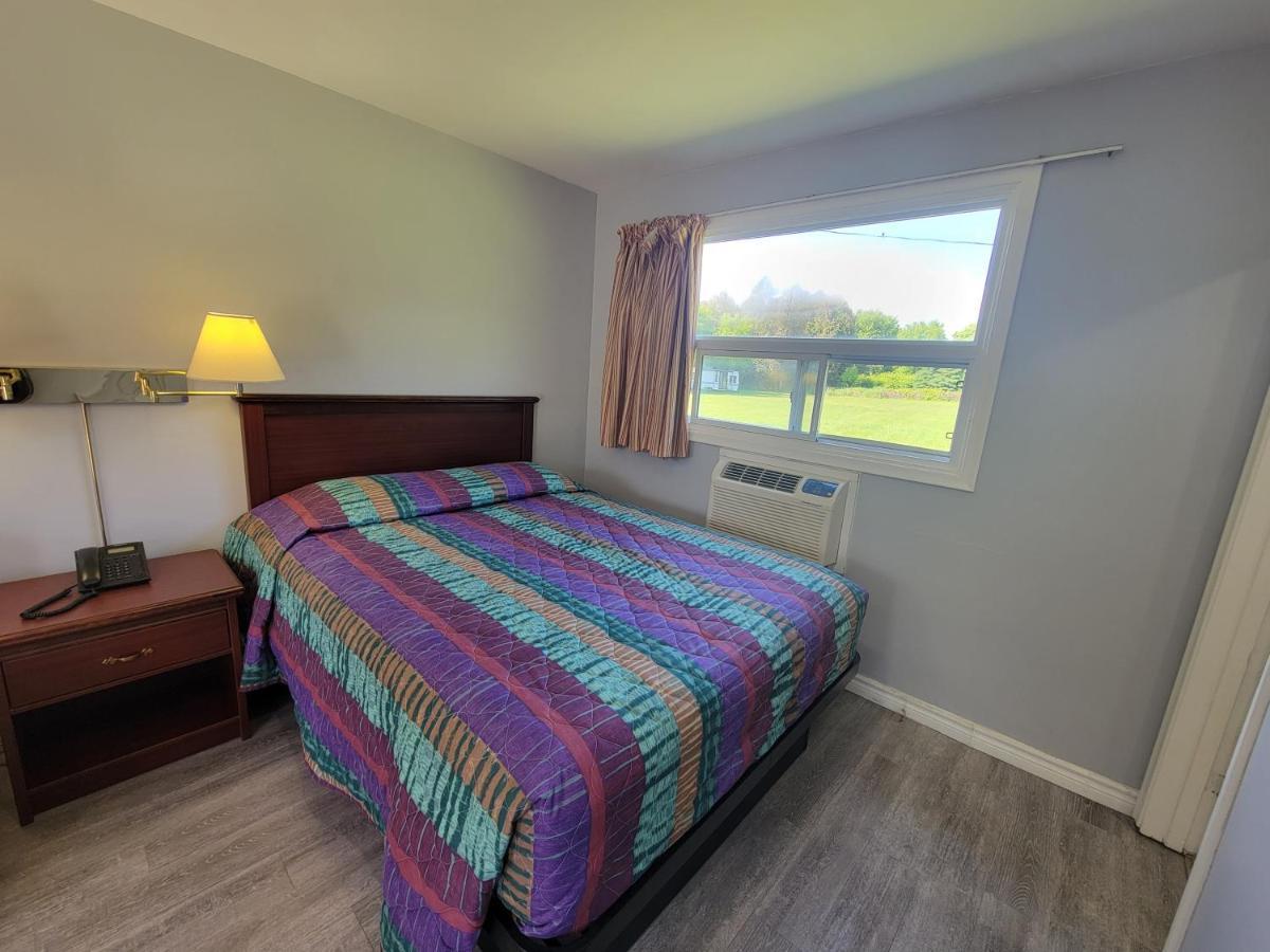 Knights Inn Cobourg Extérieur photo